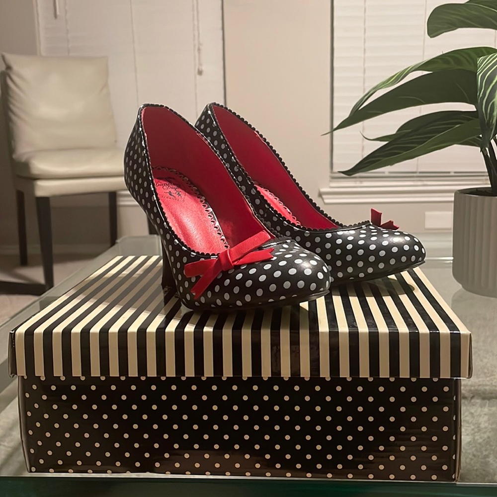 Dancing Days by Banned Retro 60s Style Heels with Polka Dot and Red Bow EU 37